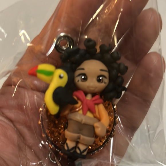 DISNEY - Encanto Antonio Badge Reel - Handmade - Picture 3 of 3